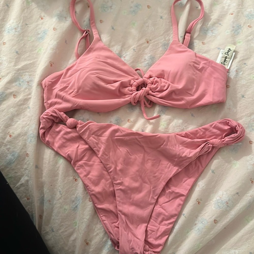 Dippin daisy’s bikini